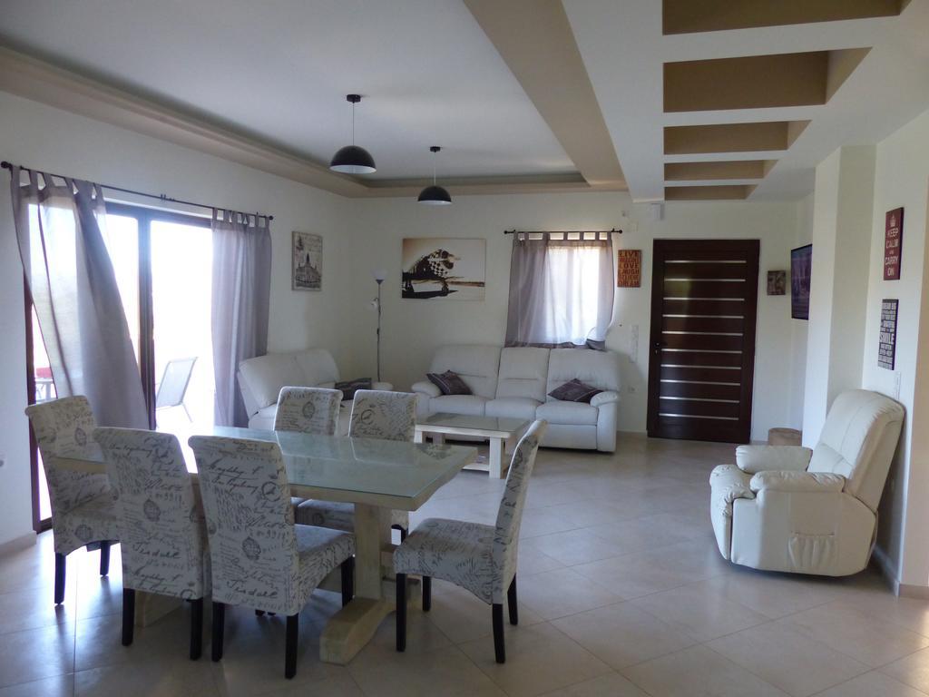 Villa Ikaros Kalamítsion Amigdhálion 部屋 写真